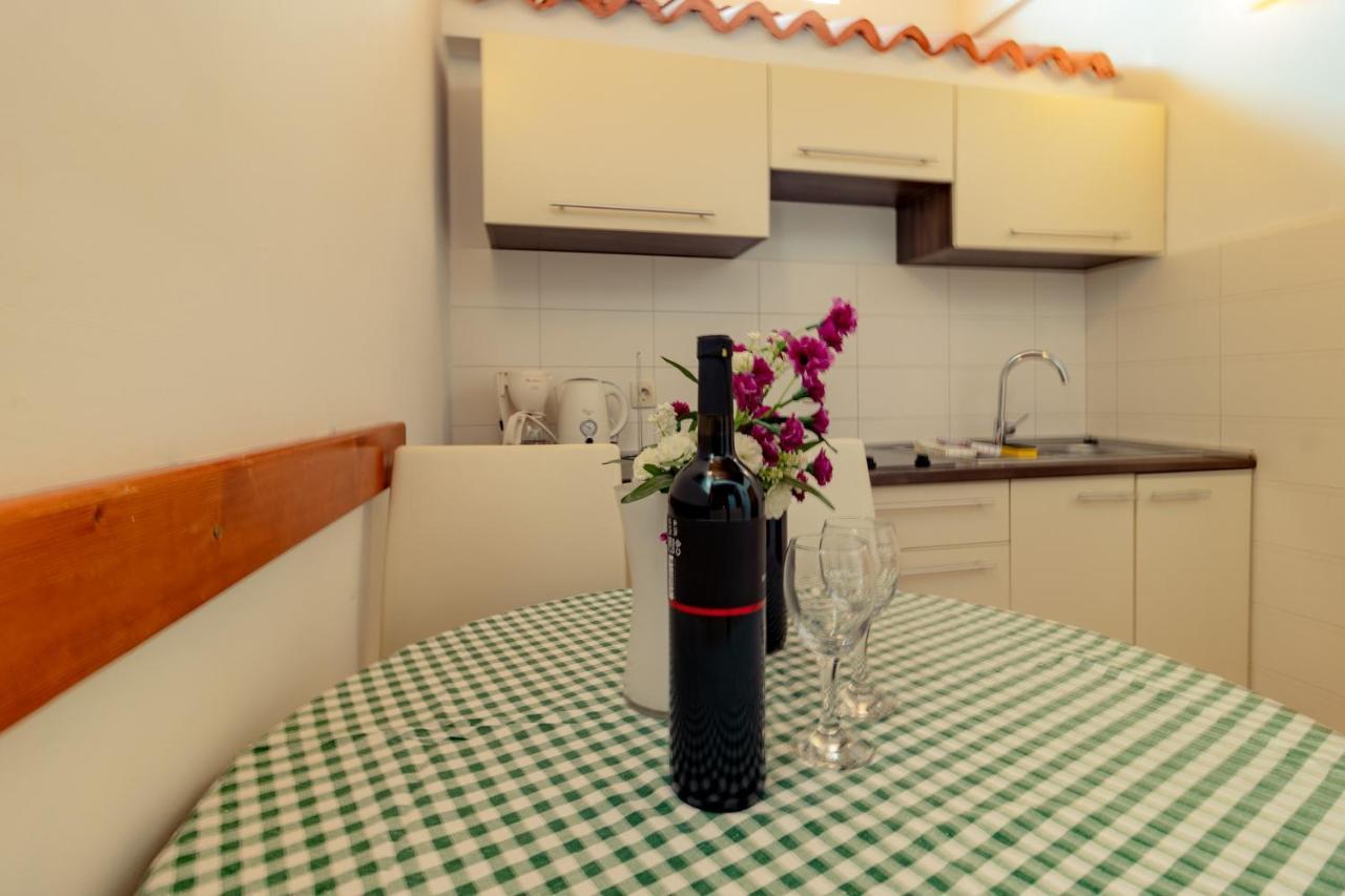Apartments Villa Jadranka Marusici  المظهر الخارجي الصورة